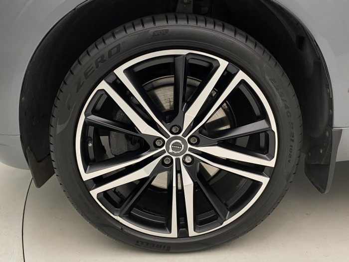 Volvo XC60 B4 AWD R-DESIGN AUT