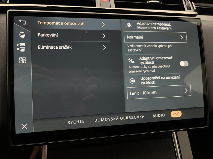 Land Rover Range Rover Velar P250 DYNAMIC SE AWD AUT CZ 2.0 Dynamic SE