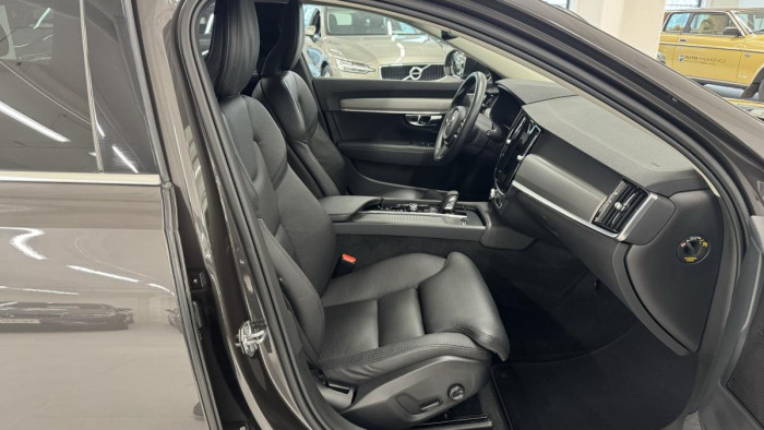 Volvo V90 B4 MOMENTUM ADVANCED REZERVACE 2.0 Momentum