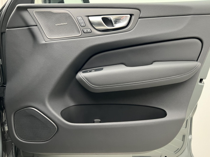 Volvo XC60 T6 AWD RECHARGE DARK ULTRA AUT