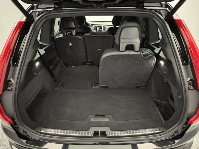 Volvo XC90 B5 AWD R-DESIGN REZERVACE