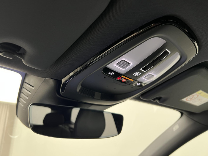 Volvo XC60 B5 AWD ULTRA BLACK REZERVACE