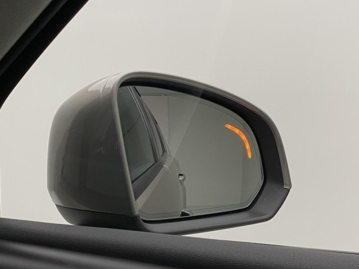 Volvo XC40 B4 AWD MOMENTUM AUT REZERVACE 2.0 Momentum