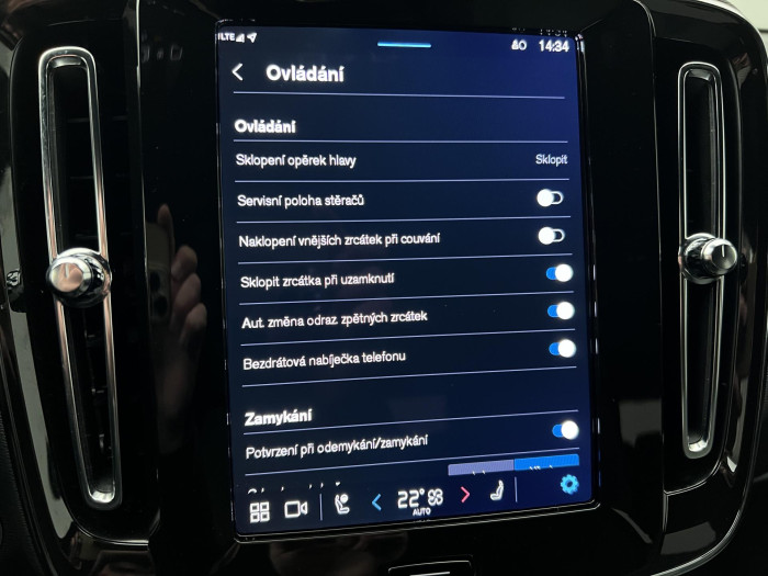 Volvo XC40 B3 PLUS DARK AUT CZ 1.maj.