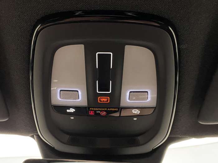 Volvo XC40 B3 DARK ULTRA AUT CZ