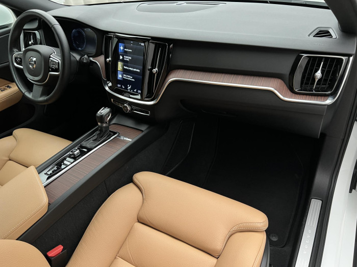 Volvo V60 D4 INSCRIPTION AUT CZ 2.0 d