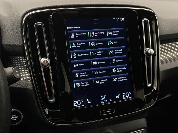 Volvo XC40 B5 AWD R-DESIGN AUT CZ 1.maj.