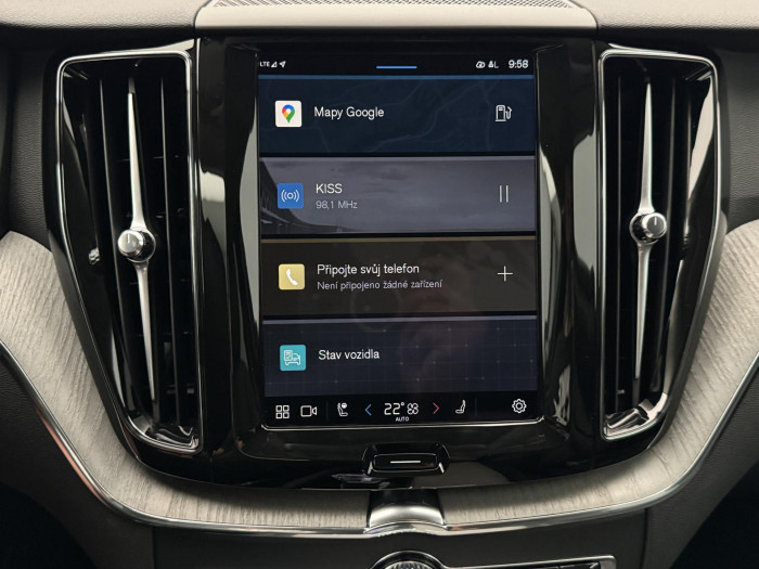 Volvo XC60 B5 AWD PLUS DARK AUT REZERVACE