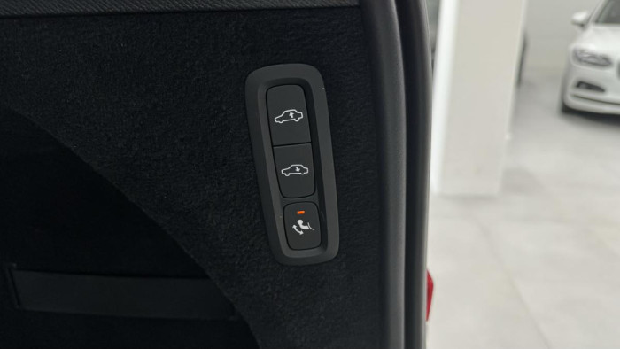 Volvo XC90 B6 AWD INSCRIPTION REZERVACE