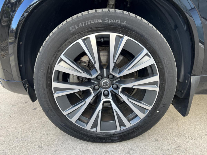 Volvo XC90 B5 AWD INSCRIPTION 7MÍSTNÁ Aut