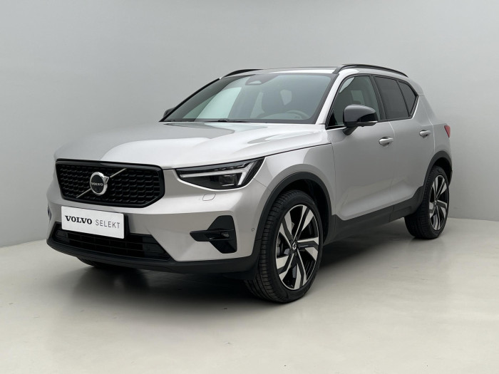 Volvo XC40 B3 ULTRA DARK AUT CZ 1.maj.