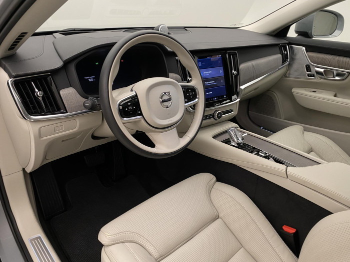 Volvo V90 CC B4 AWD ULTIMATE CZ 1.maj 2.0 CC CC