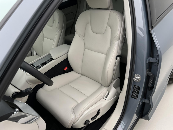 Volvo XC60 T6 AWD RECHARGE PLUS DARK AUT
