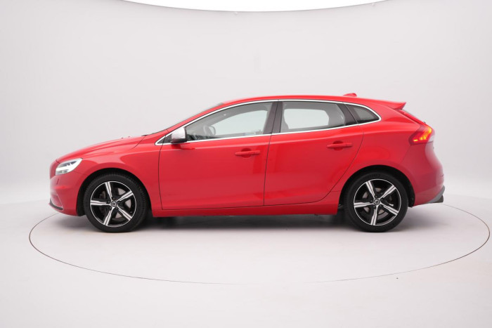 Volvo V40 D4 R-DESIGN REZERVACE 2.0 d