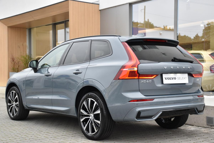 Volvo XC60 B4 AWD R-Design REZERVACE