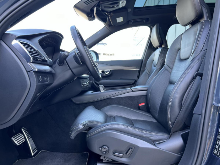 Volvo XC90 B5 AWD R-DESIGN 7MÍSTNÁ Aut