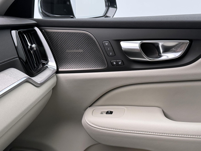 Volvo V60 T8 AWD Plug-in BRIGHT ULTRA