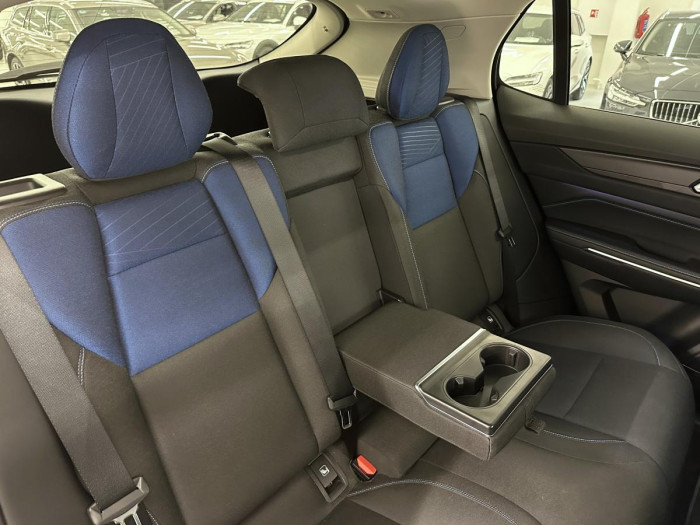 Lynk & Co 01 PHEV DCT AUT 1.maj. REZERVACE