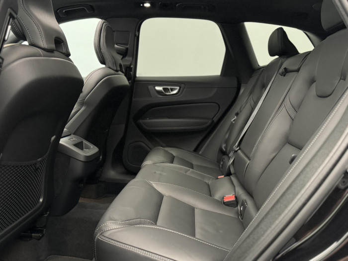 Volvo XC60 B5 AWD BLACK EDITION AUT 2.0 Edition