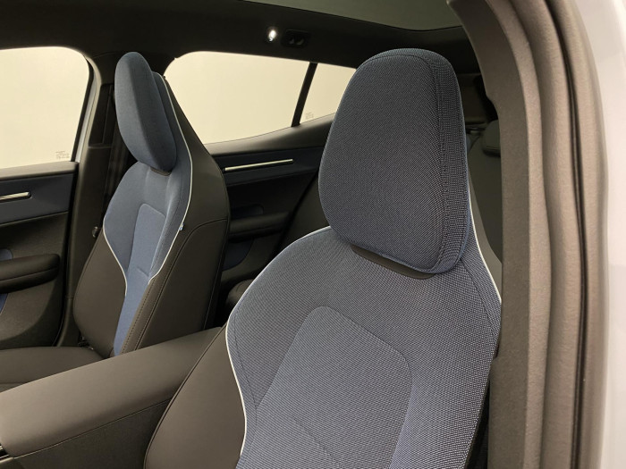 Volvo EX30 PURE ELECTRIC TWIN AWD ULTRA