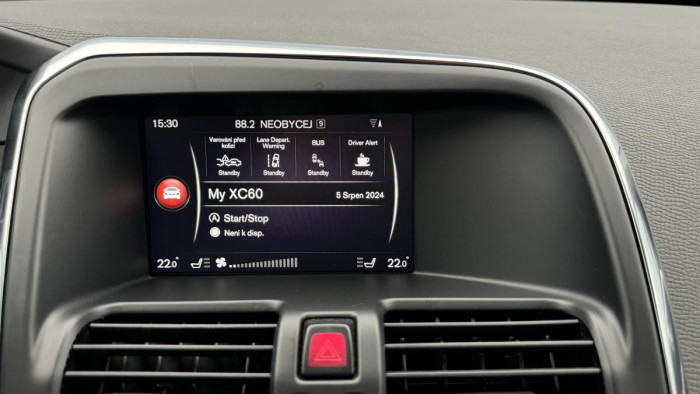Volvo XC60 D4 AWD MOMENTUM REZERVACE 2.4 d Momentum