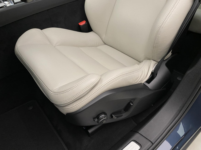 Volvo XC60 B4 AWD INSCRIPTION AUT