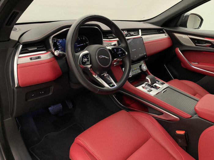 Jaguar F-Pace D300 S R-DYNAMIC AWD REZERVACE 3.0 d Dynamic