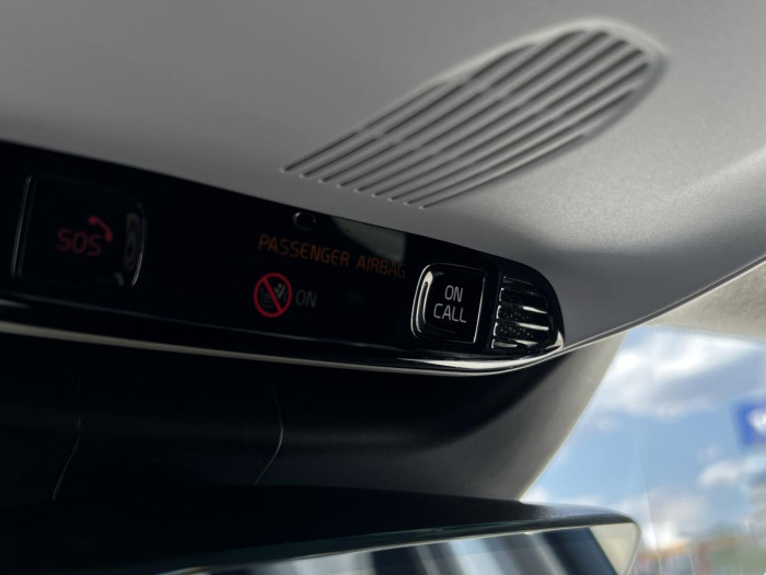Volvo XC40 B4 AWD MOMENTUM Aut REZERVACE 2.0 Momentum