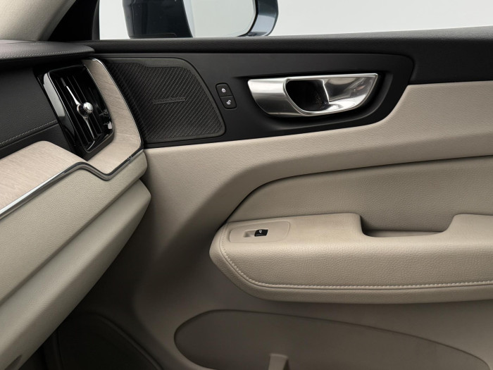 Volvo XC60 B4 AWD INSCRIPTION AUT 1.maj