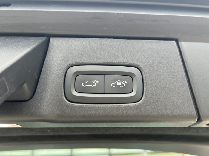 Volvo V90 CROSS COUNTRY B5 AWD REZERVACE