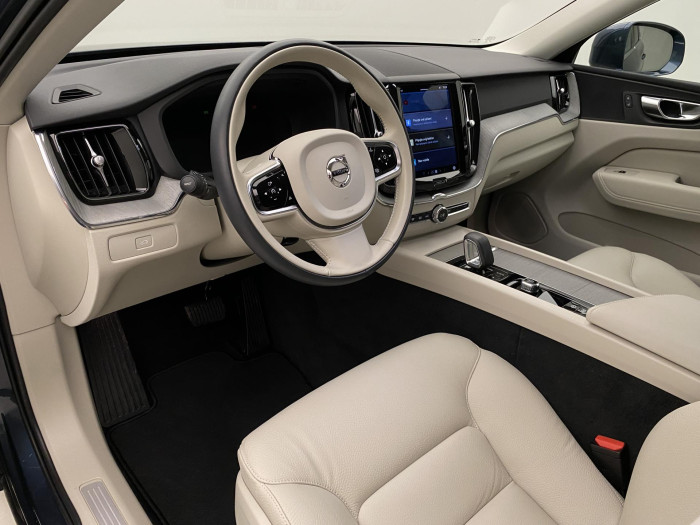 Volvo XC60 B4 AWD CORE AUT CZ 1.maj