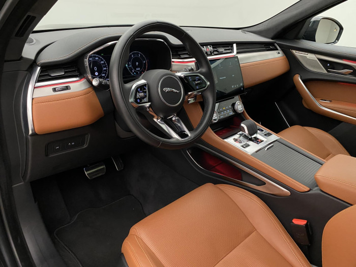 Jaguar F-Pace REZERVACE