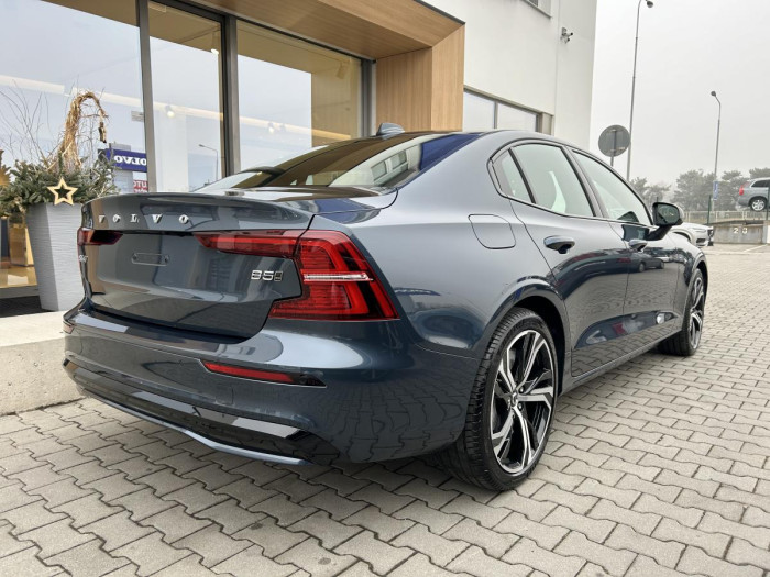 Volvo S60 B5 AWD AUT DARK PLUS 2.0 Plus