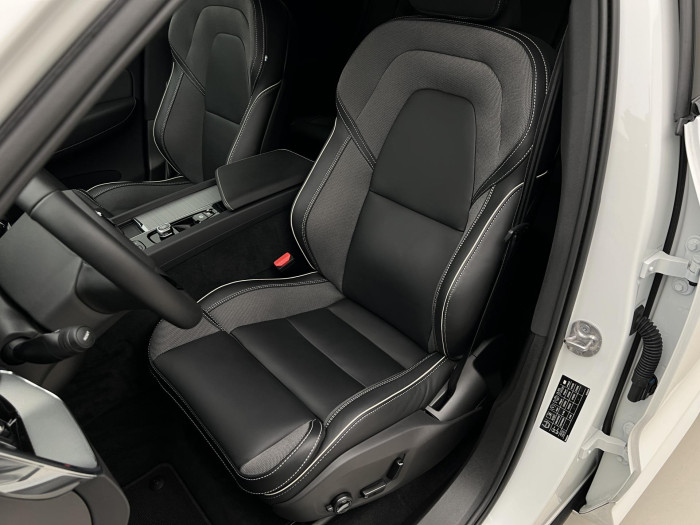 Volvo XC60 T6 AWD RECHARGE PLUS DARK AUT