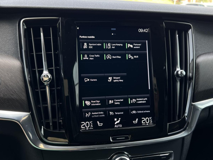 Volvo V90 CROSS COUNTRY D4 AWD Aut 1.maj 2.0 d