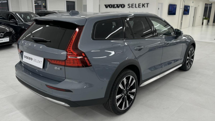 Volvo V60 CROSS COUNTRY REZERVACE