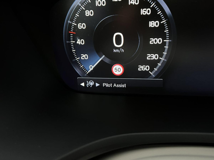 Volvo V60 CROSS COUNTRY D4 AWD Aut 1.maj 2.0 d