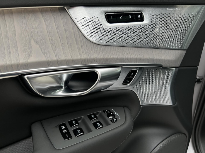 Volvo XC90 T8 AWD RECHARGE DARK PLUS AUT