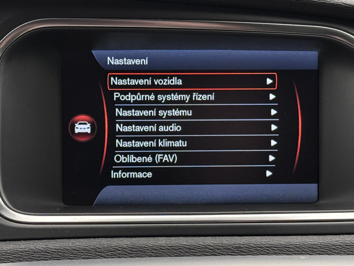 Volvo V40 CC D3 MOMENTUM AUT CZ 1.maj 2.0 d CC CC Momentum