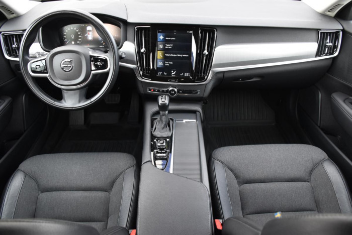 Volvo V90 D4 MOMENTUM ADVANCED REZERVACE 2.0 d Momentum