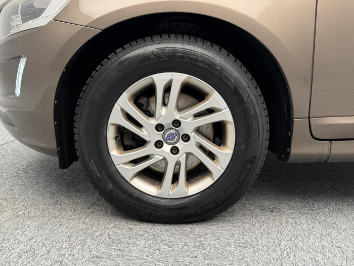 Volvo XC60 D4 MOMENTUM AUT CZ 2.4 d Momentum