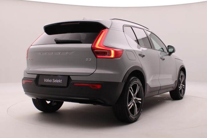 Volvo XC40 B3 DARK PLUS AUT CZ