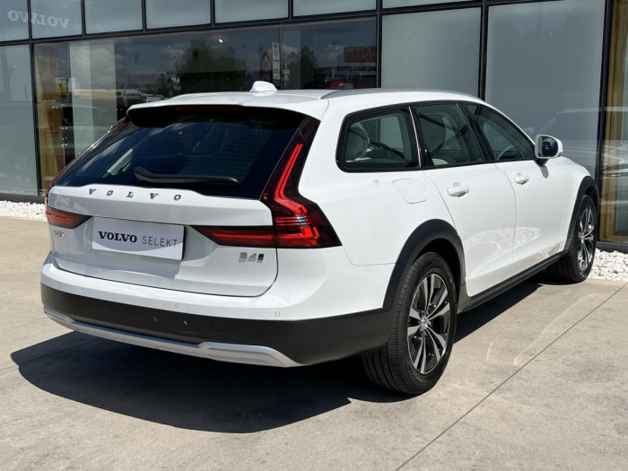 Volvo V90 CROSS COUNTRY B4 AWD Aut 1.maj