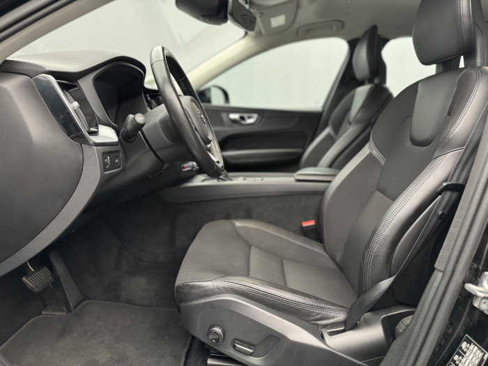 Volvo XC60 T5 MOMENTUM CZ 1.maj 2.0 Momentum