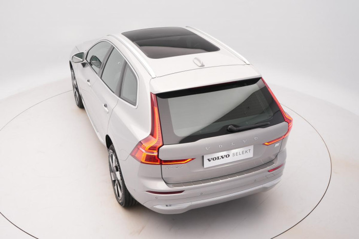 Volvo XC60 RECHARGE T8 AWD ULTIMATE 1.maj