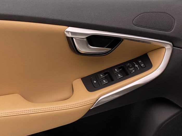 Volvo V40 CC T3 INSCRIPTION REZERVACE 1.5 CC CC