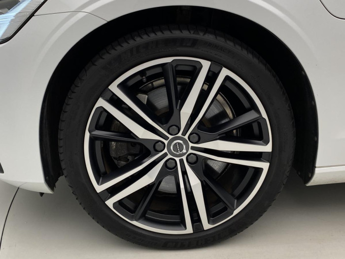 Volvo V60 T6 AWD RECHARGE REZERVACE