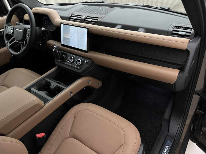 Land Rover Defender 110 D300 X-DYNAMIC HSE AWD Aut 3.0 d Dynamic