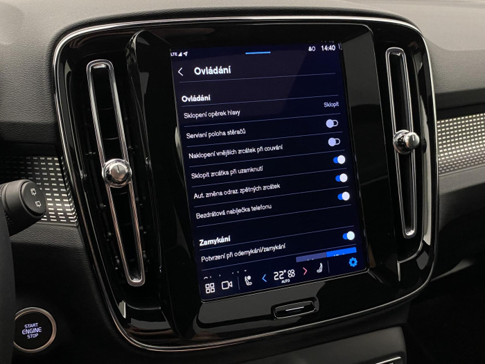 Volvo XC40 B3 DARK ULTRA AUT CZ