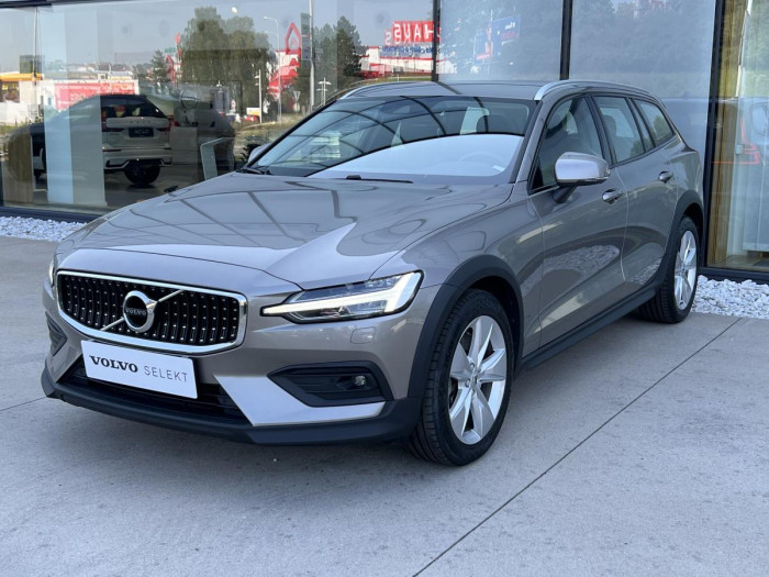 Volvo V60 CROSS COUNTRY B4 AWD Aut 1.maj